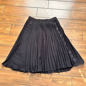 Elegant Black Pleated Skirt Elastic Waistband (Black/Large)